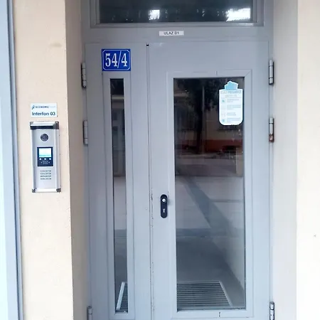 Center * פודגוריצה